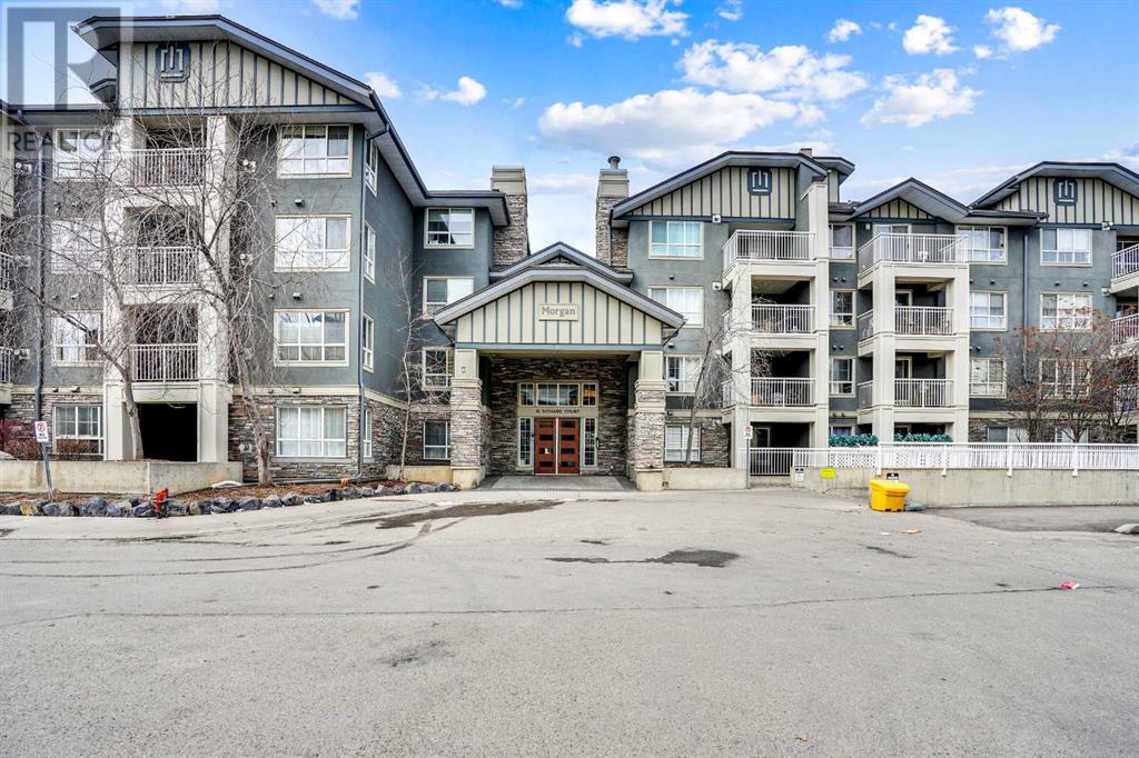 Property at 250, 35 Richard Court SW image 2