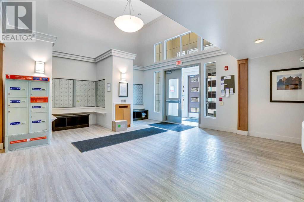 Property at 250, 35 Richard Court SW image 4
