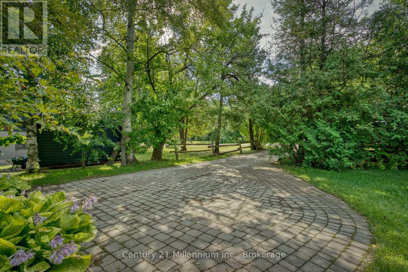 150 St Moritz Crescent, Blue Mountains, Ontario  L9Y 0S6 - Photo 35 - X12048468