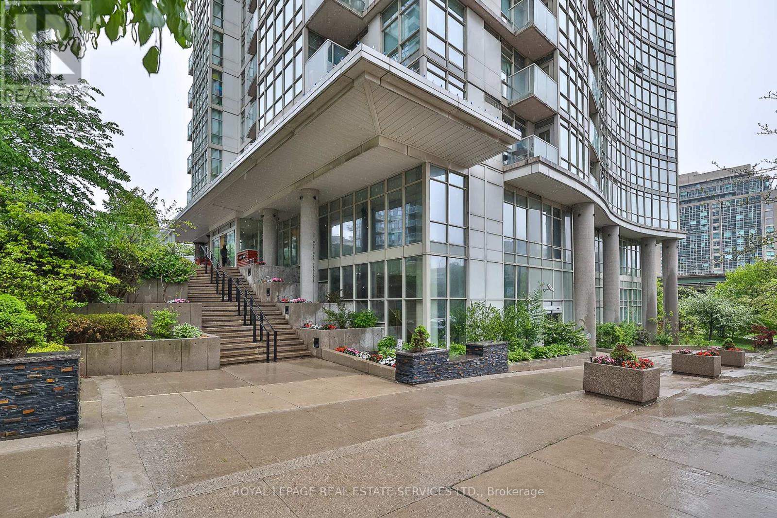 2212 - 35 Mariner Terrace, Toronto, Ontario  M5V 3V9 - Photo 1 - C12169570