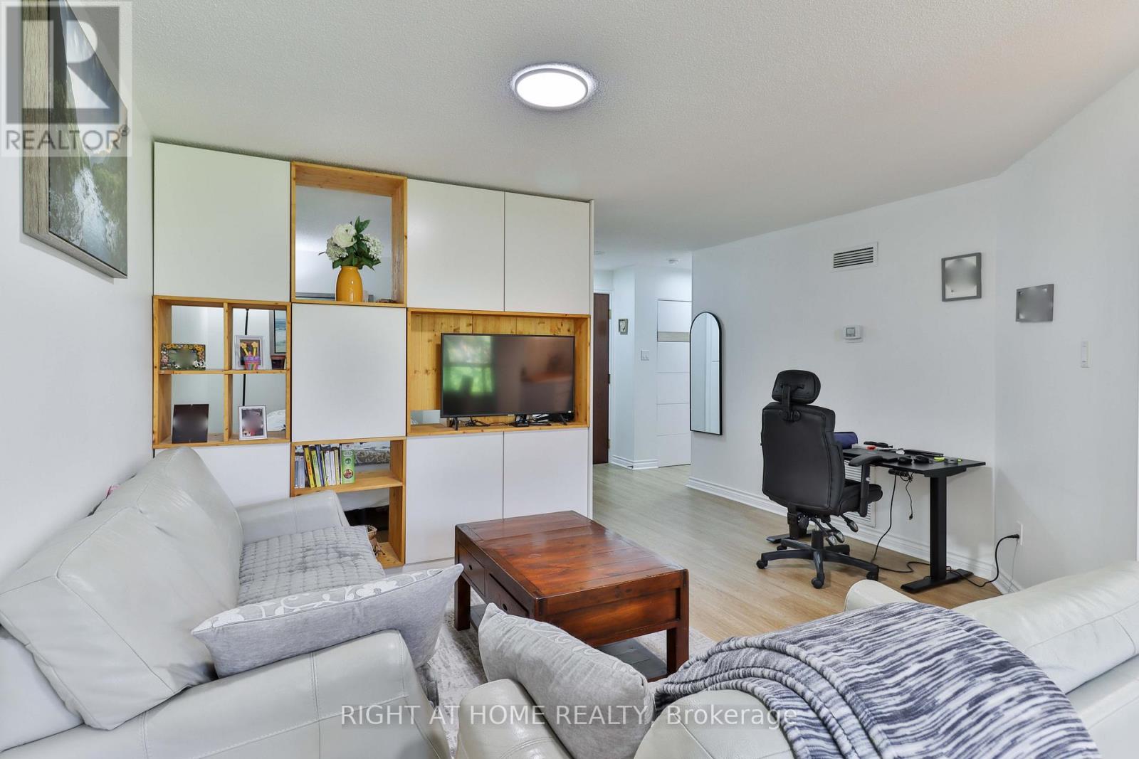 206 - 1210 Don Mills Road, Toronto (Banbury-Don Mills), Ontario  M3B 3N9 - Photo 10 - C12169628
