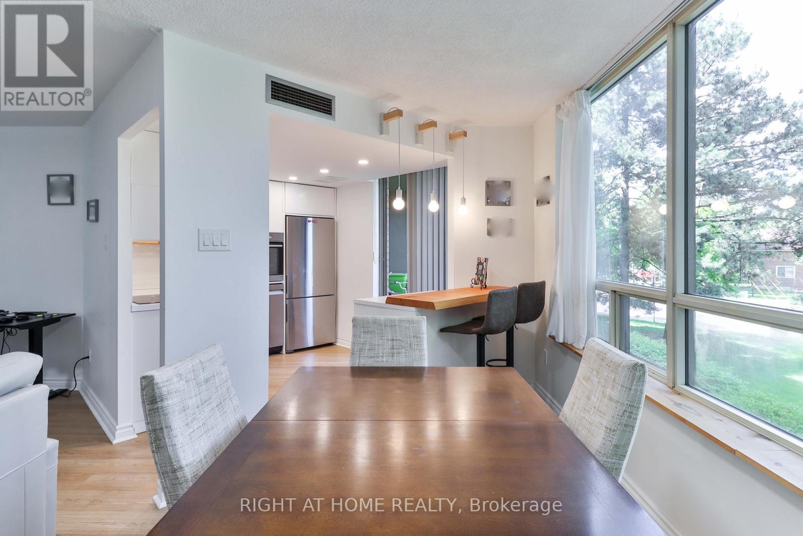 206 - 1210 Don Mills Road, Toronto (Banbury-Don Mills), Ontario  M3B 3N9 - Photo 12 - C12169628
