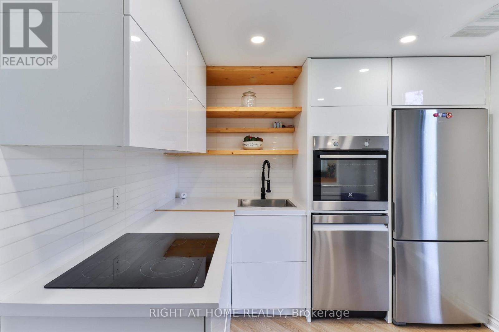 206 - 1210 Don Mills Road, Toronto (Banbury-Don Mills), Ontario  M3B 3N9 - Photo 4 - C12169628