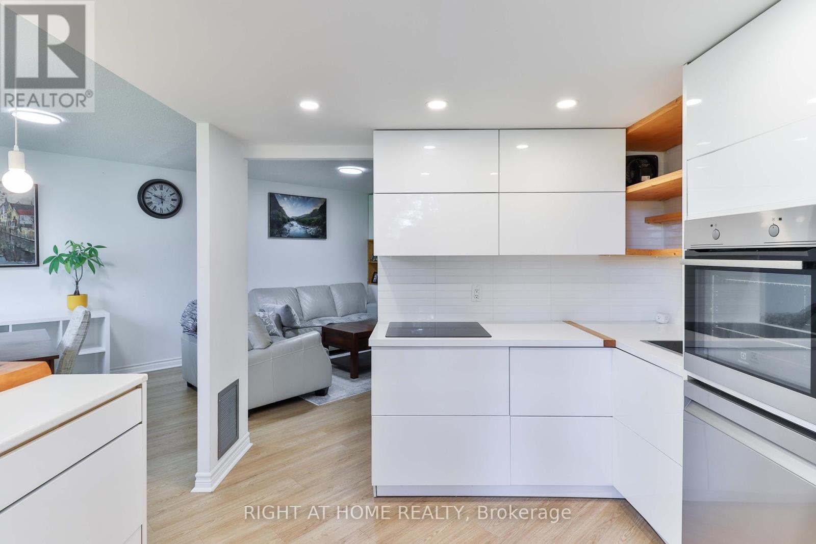 206 - 1210 Don Mills Road, Toronto (Banbury-Don Mills), Ontario  M3B 3N9 - Photo 5 - C12169628