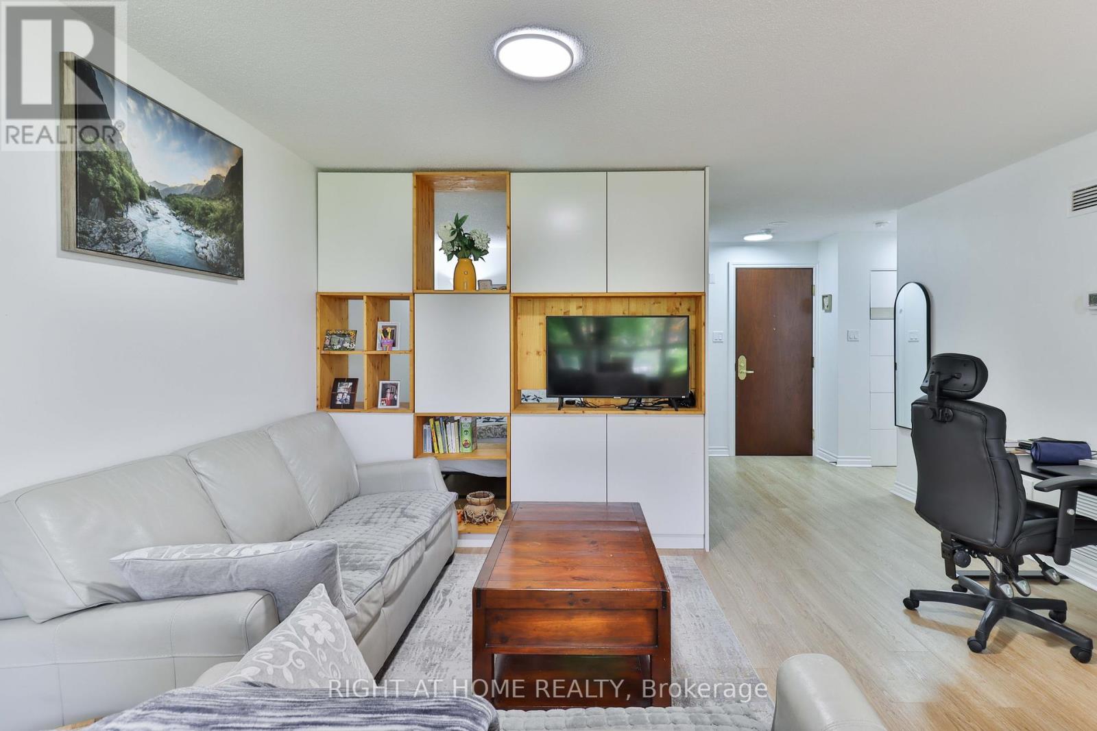 206 - 1210 Don Mills Road, Toronto (Banbury-Don Mills), Ontario  M3B 3N9 - Photo 9 - C12169628