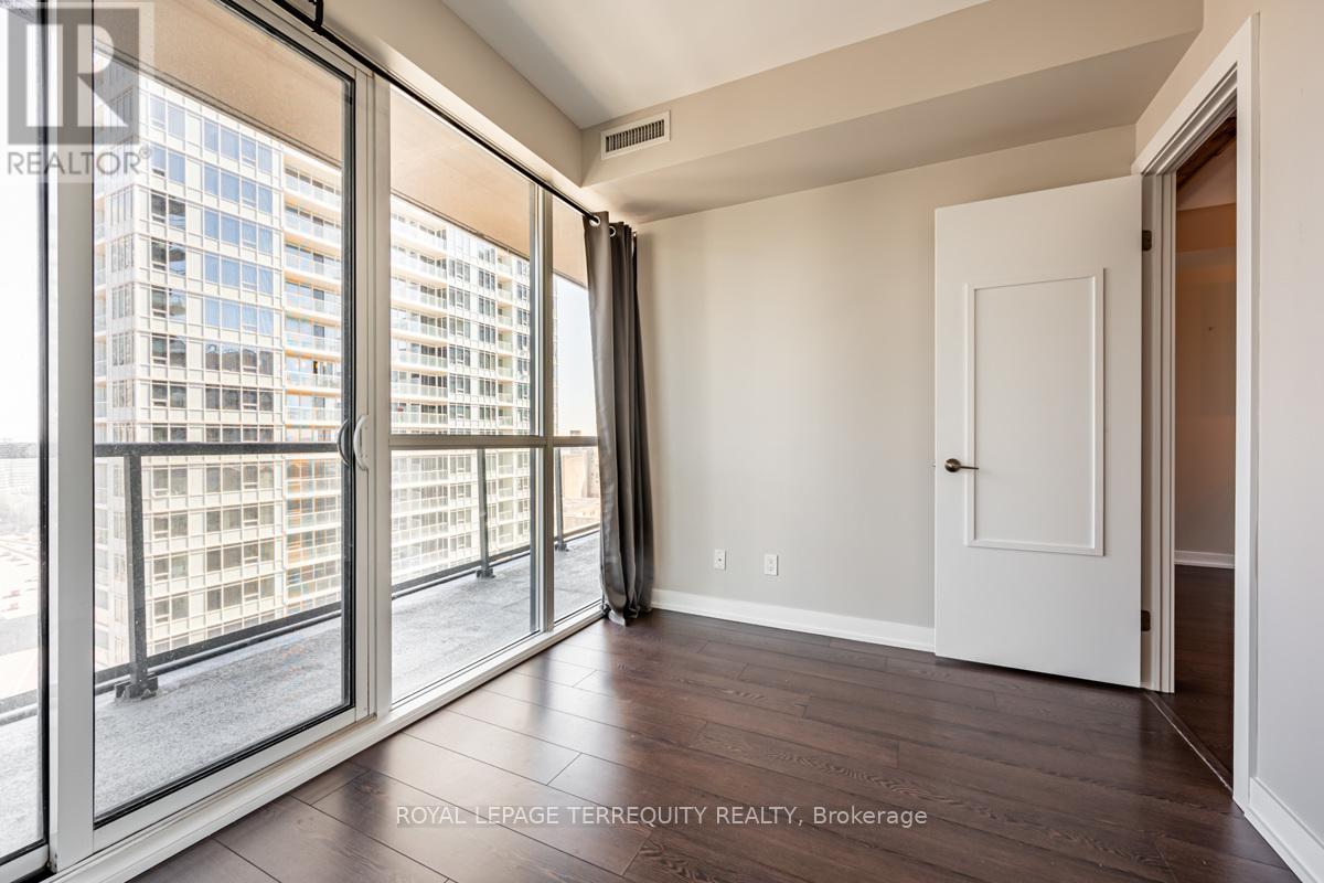 2106 - 20 Bruyeres Mews, Toronto, Ontario  M5V 0G8 - Photo 14 - C12169678
