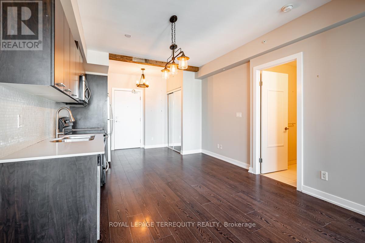 2106 - 20 Bruyeres Mews, Toronto, Ontario  M5V 0G8 - Photo 7 - C12169678