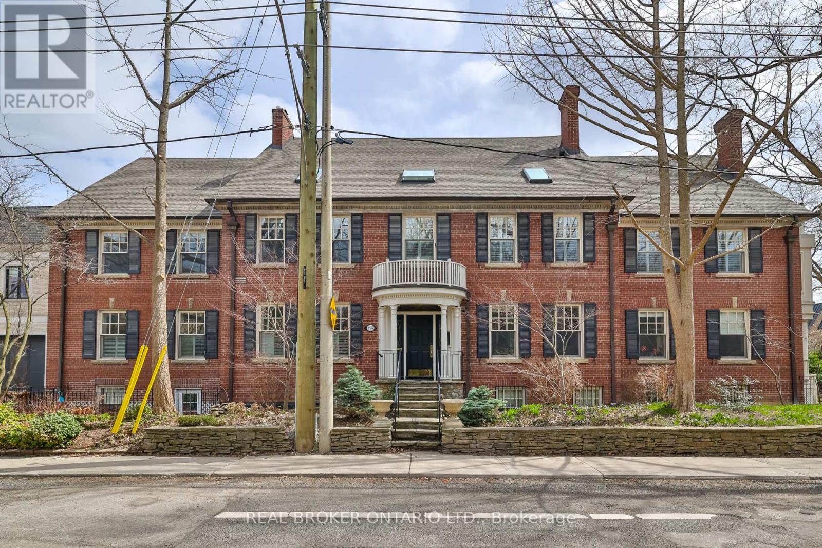 203 - 195 Poplar Plains Road, Toronto, Ontario  M4V 2N3 - Photo 3 - C12169705