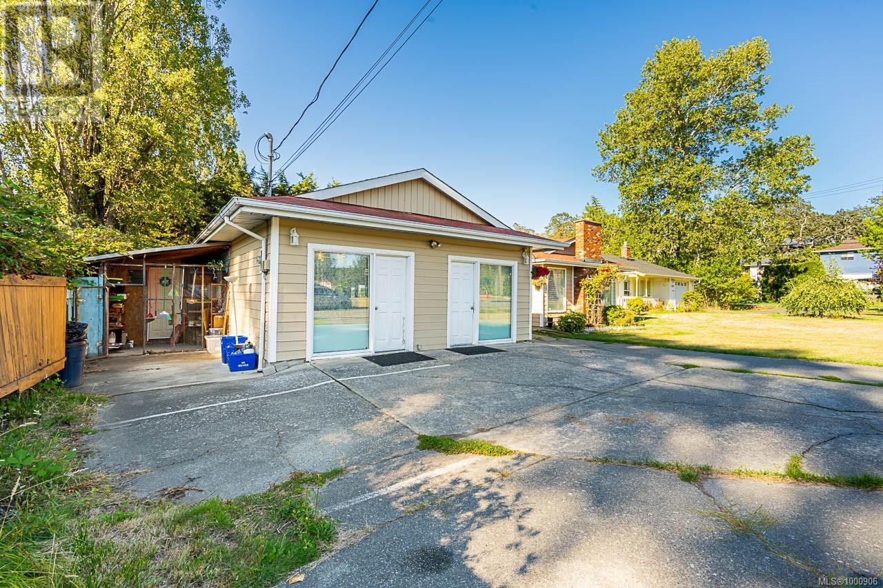 Property at 1382 McKenzie Ave image 2