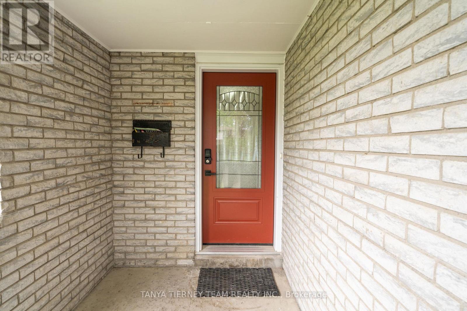 728 Bermuda Avenue, Oshawa, Ontario  L1J 6A8 - Photo 4 - E12169583