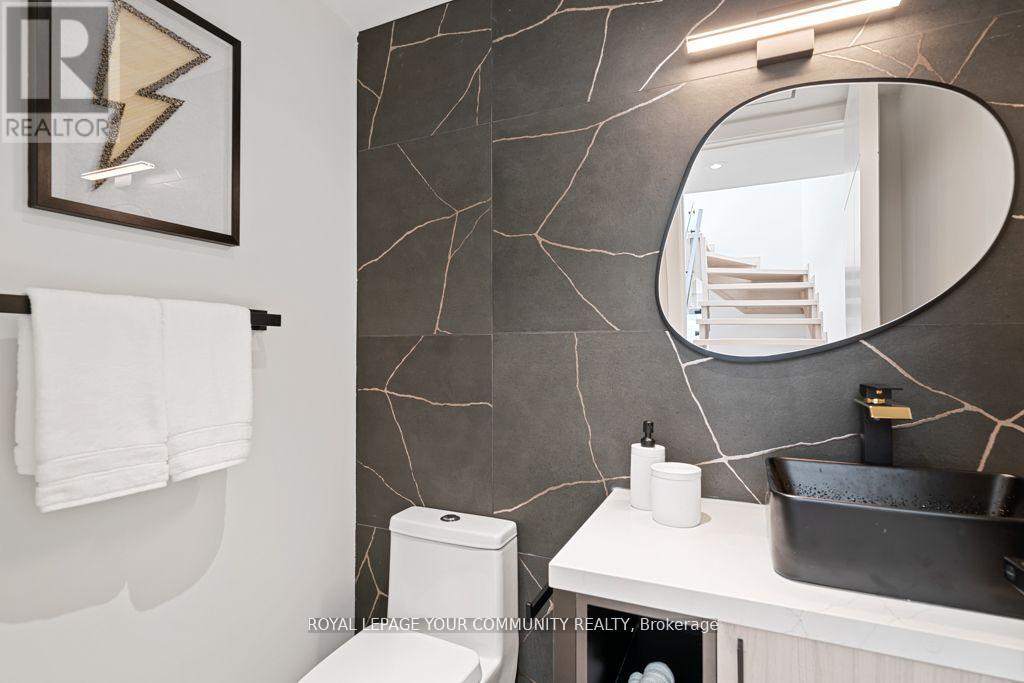 266 Westlake Avenue, Toronto, Ontario  M4C 4T6 - Photo 14 - E12169670