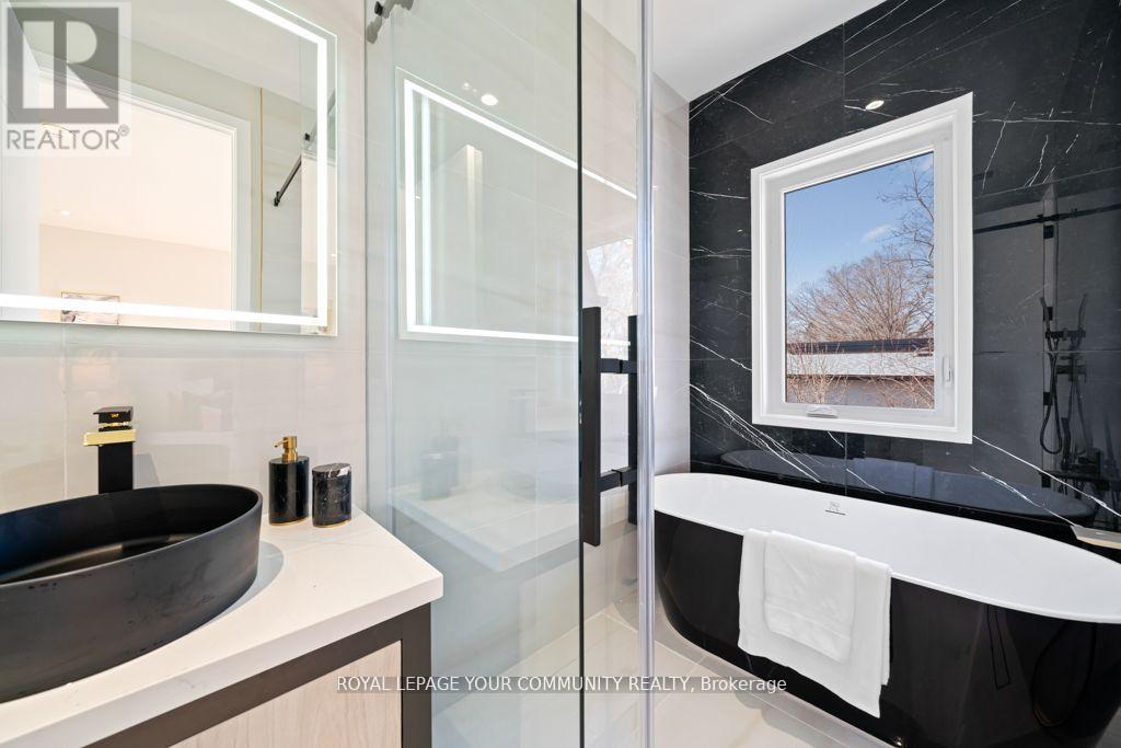 266 Westlake Avenue, Toronto, Ontario  M4C 4T6 - Photo 18 - E12169670