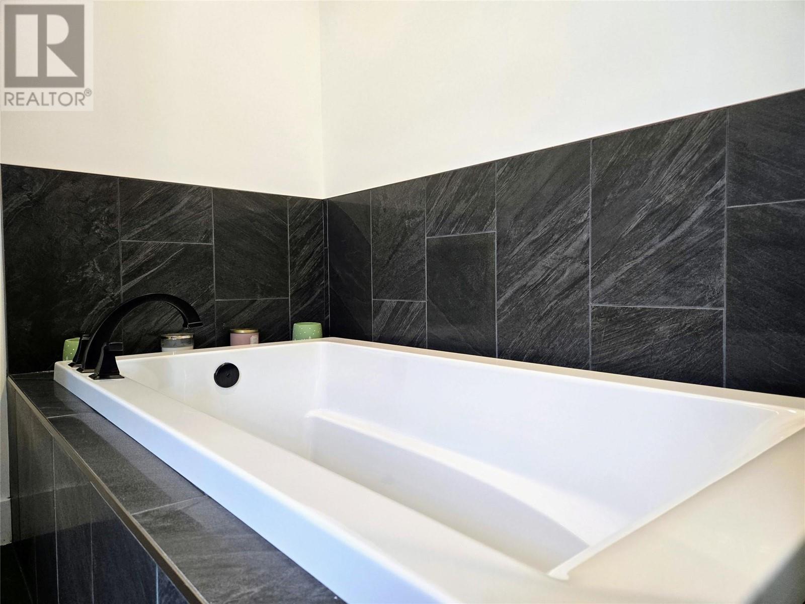 1889 Foxwood Trail, Windermere, British Columbia  V0B 2L2 - Photo 10 - 10344006