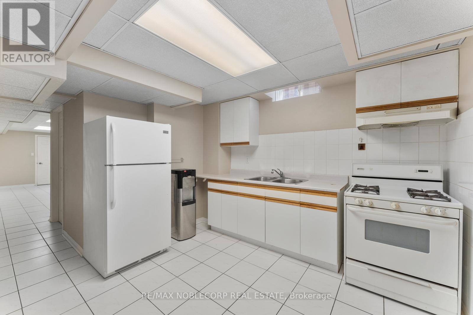 19 Castlehill Road, Vaughan, Ontario  L6A 1N8 - Photo 41 - N12166019