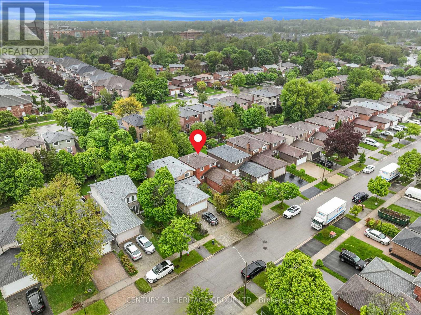 48 Gray Crescent, Richmond Hill, Ontario  L4C 5V5 - Photo 2 - N12169613