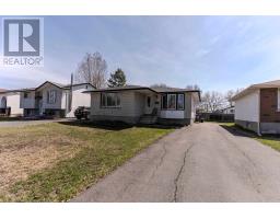 646 Mohawk CRES, Thunder Bay, Ontario
