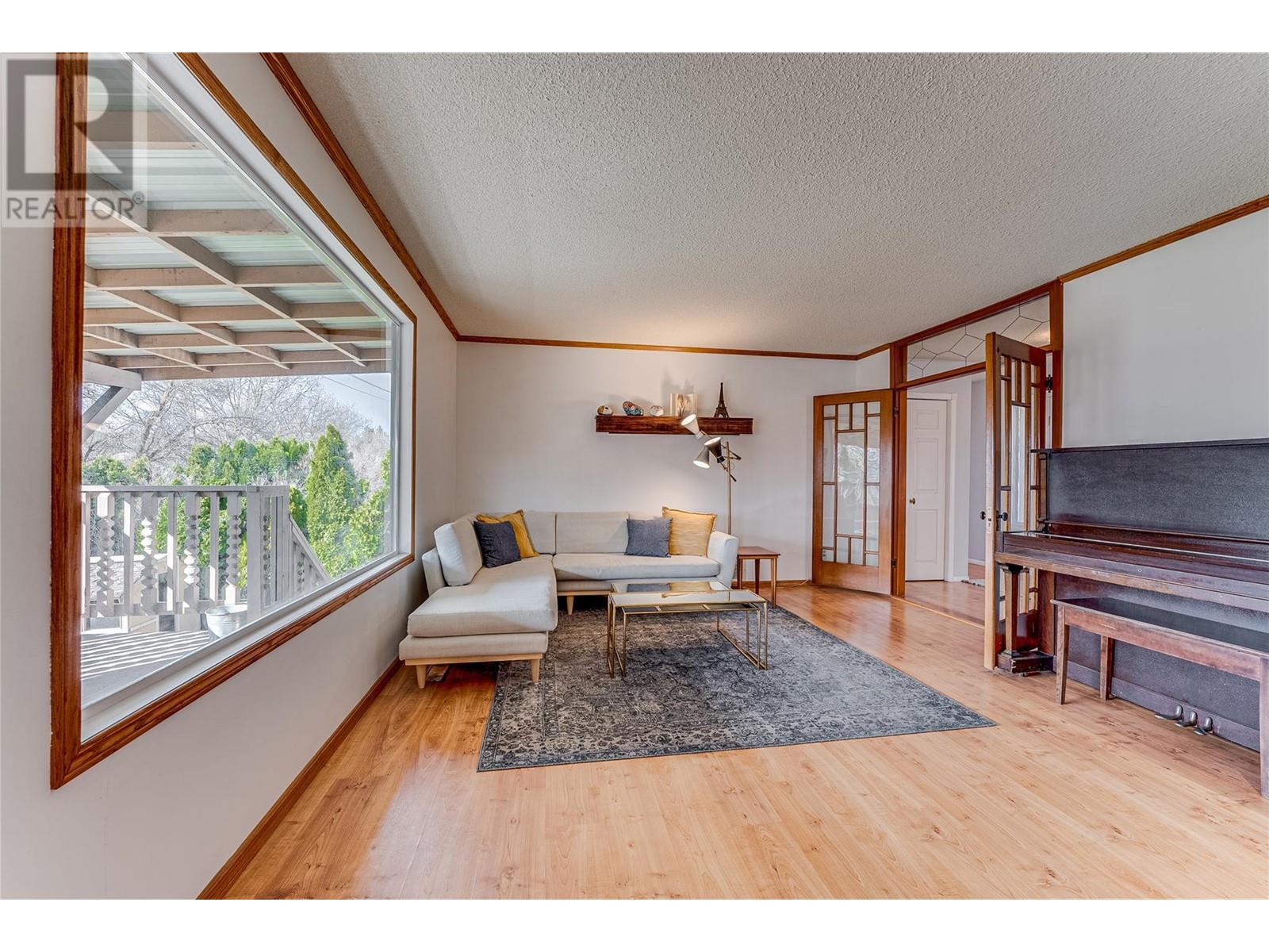 4316 Cascade Drive, Vernon, British Columbia  V1T 8K3 - Photo 9 - 10349144