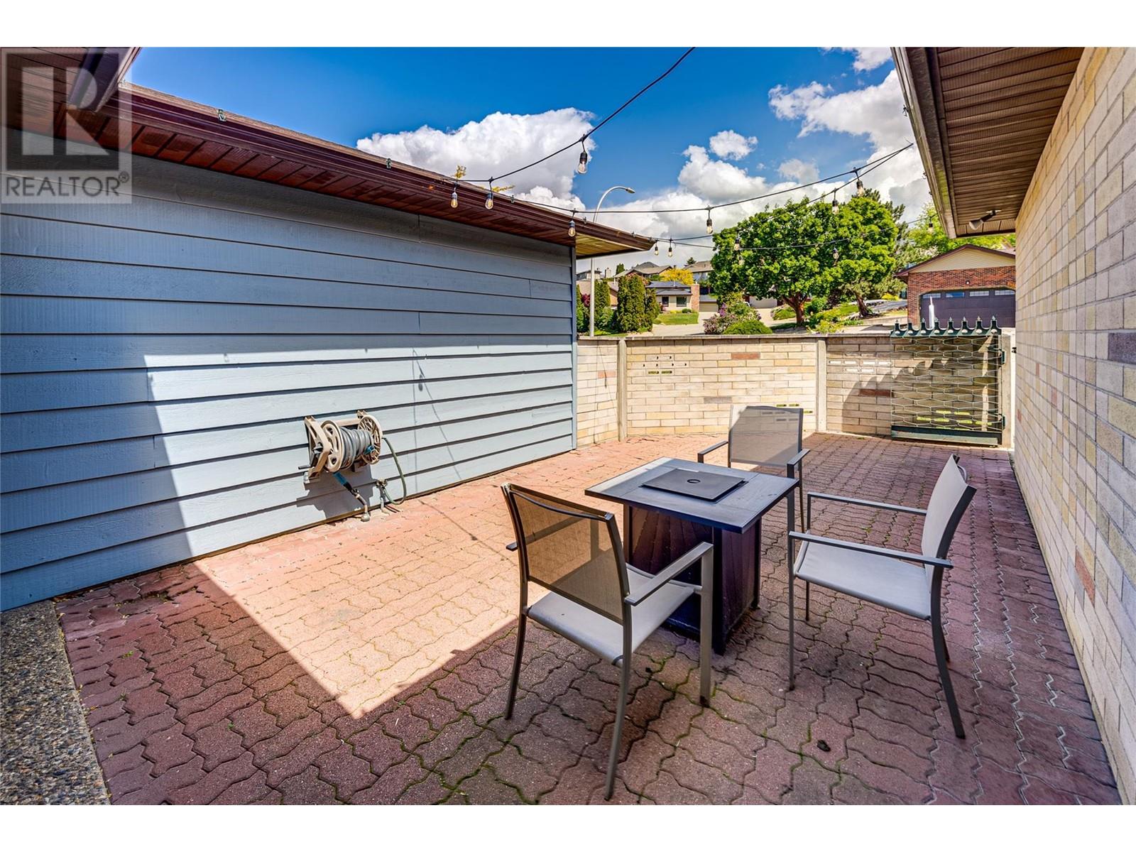 4316 Cascade Drive, Vernon, British Columbia  V1T 8K3 - Photo 4 - 10349144