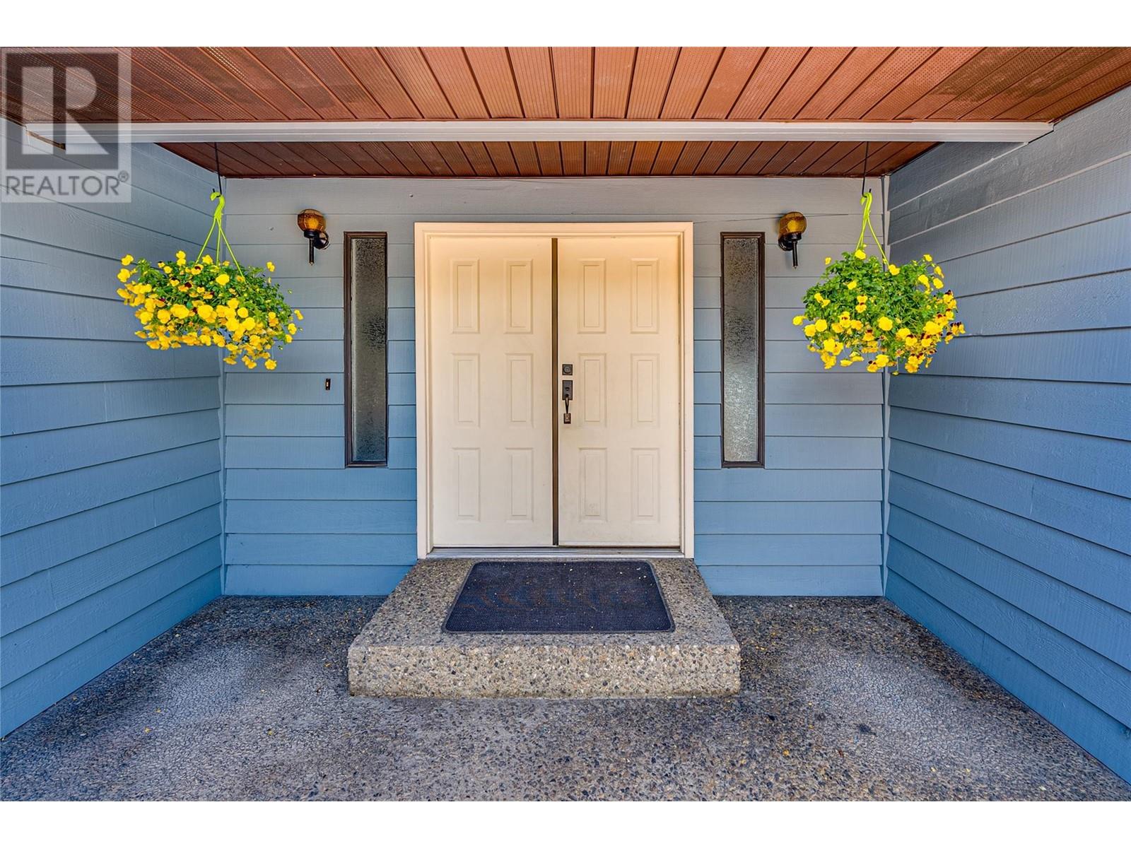 4316 Cascade Drive, Vernon, British Columbia  V1T 8K3 - Photo 2 - 10349144