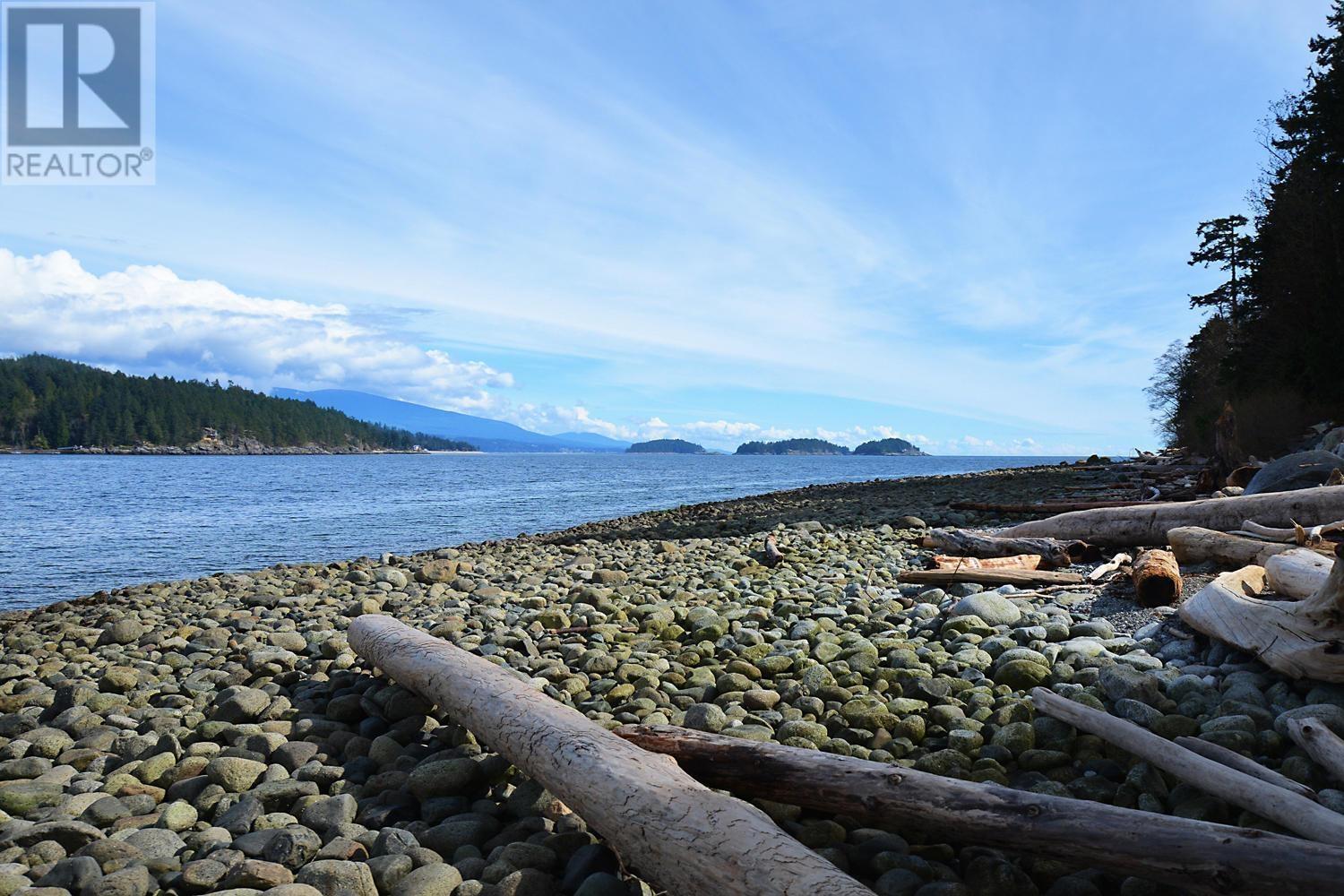 7985 Redrooffs Road, Halfmoon Bay, British Columbia  V7Z 1A5 - Photo 1 - R3006406