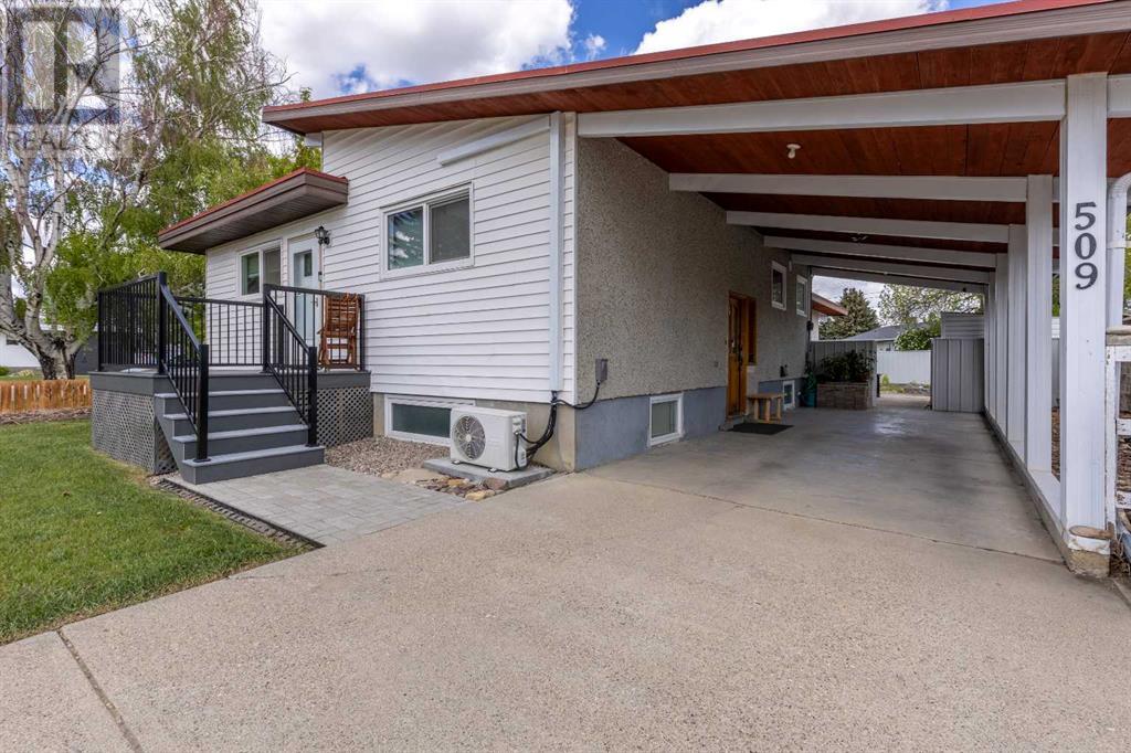 Property at 509 26A Street N image 4