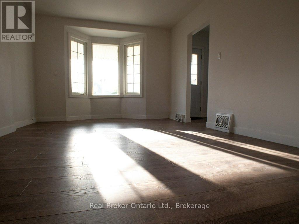 Property at 10 ALBEMARLE STREET image 4