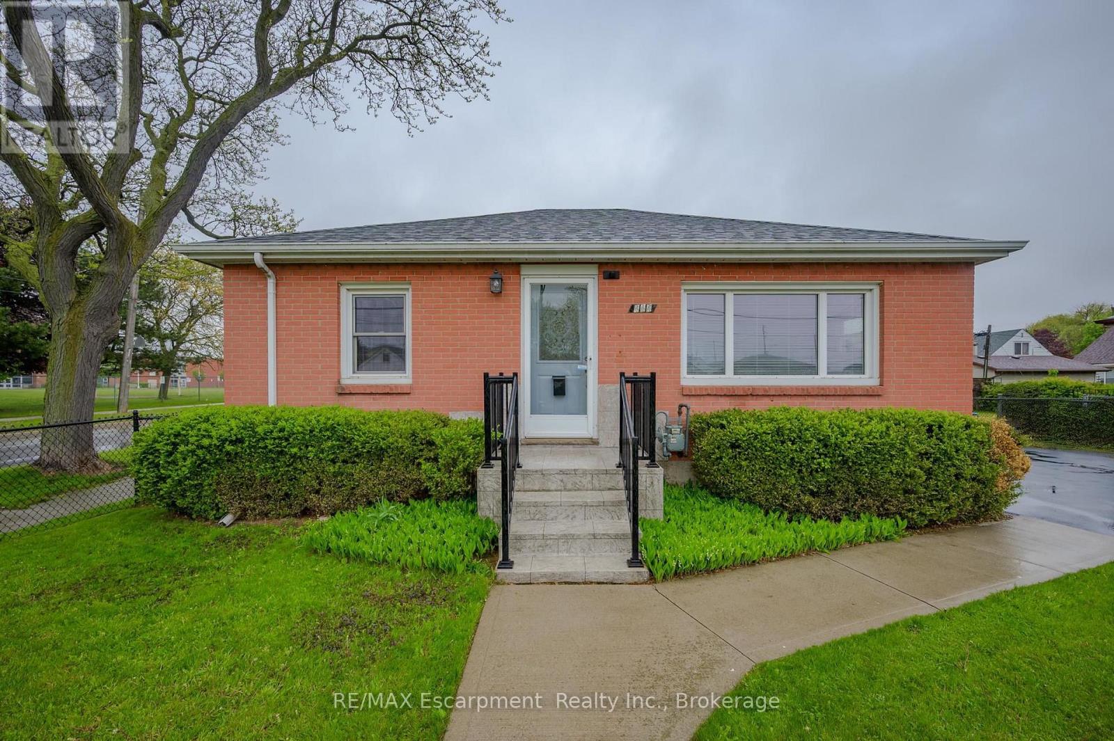 444 MELVIN AVENUE, Hamilton, Ontario