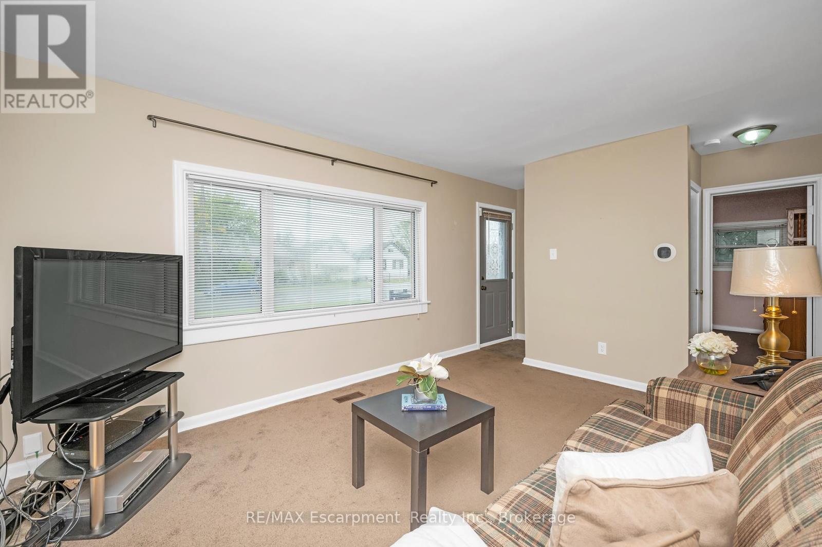 444 Melvin Avenue, Hamilton, Ontario  L8H 2L5 - Photo 7 - X12169765