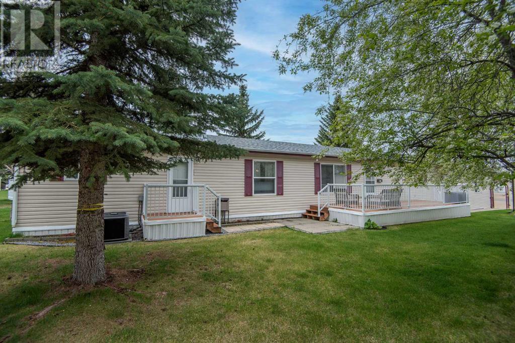 4920 Dorchester Drive, Red Deer, Alberta  T4R 2Z8 - Photo 3 - A2223481