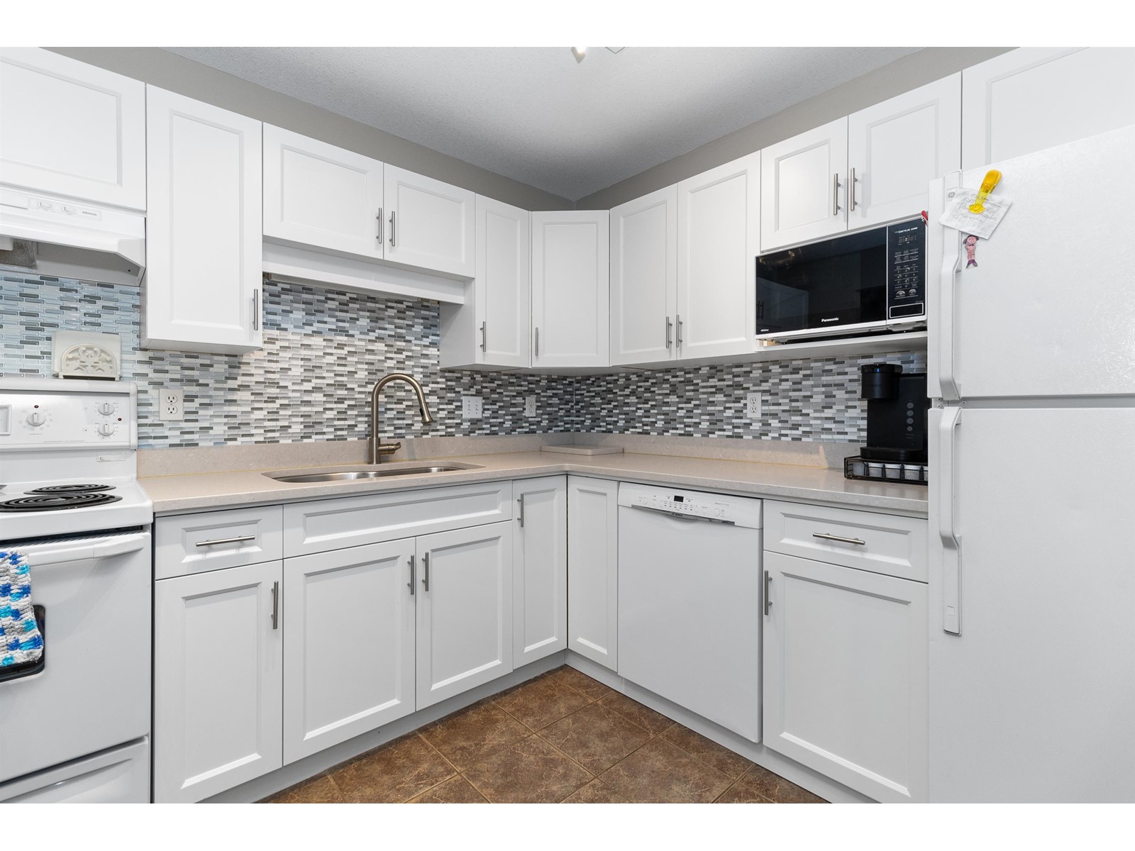 207 3174 Gladwin Road, Abbotsford, British Columbia  V2T 5T5 - Photo 5 - R3006449