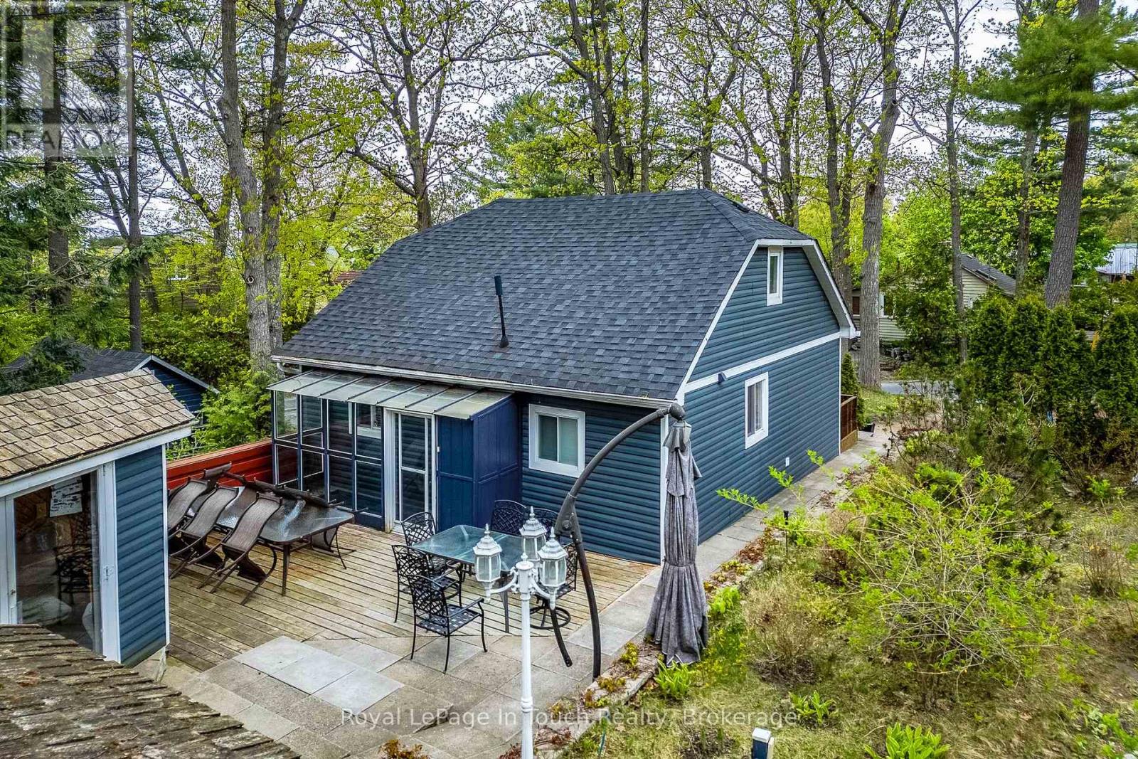 35 Tiny Beaches Road S, Tiny, Ontario L0L 2J0 - Photo 8 - S12169779