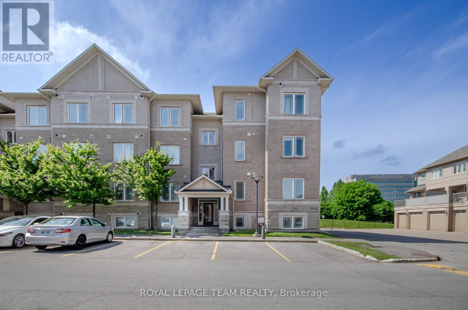 Property at 4 - 385 PASEO PRIVATE image 1