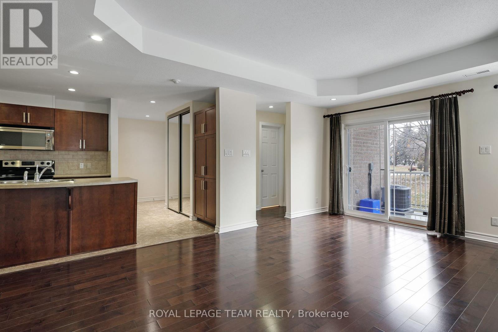 Property at 4 - 385 PASEO PRIVATE image 5