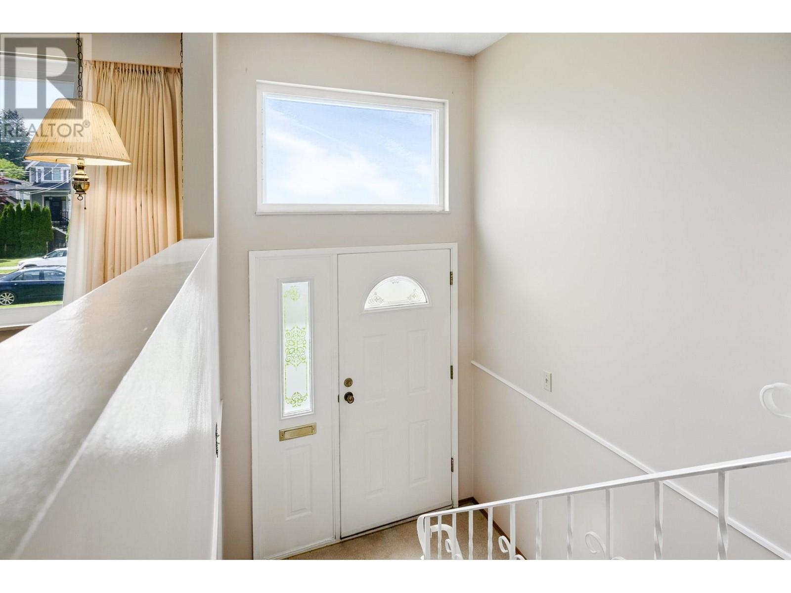 1741 Langan Avenue, Port Coquitlam, British Columbia  V3C 1K8 - Photo 4 - R3006440