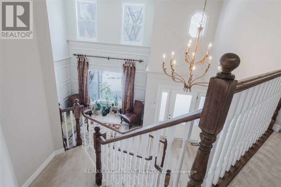 954 Wintergreen Place, Burlington, Ontario  L7T 4K4 - Photo 21 - W12169587