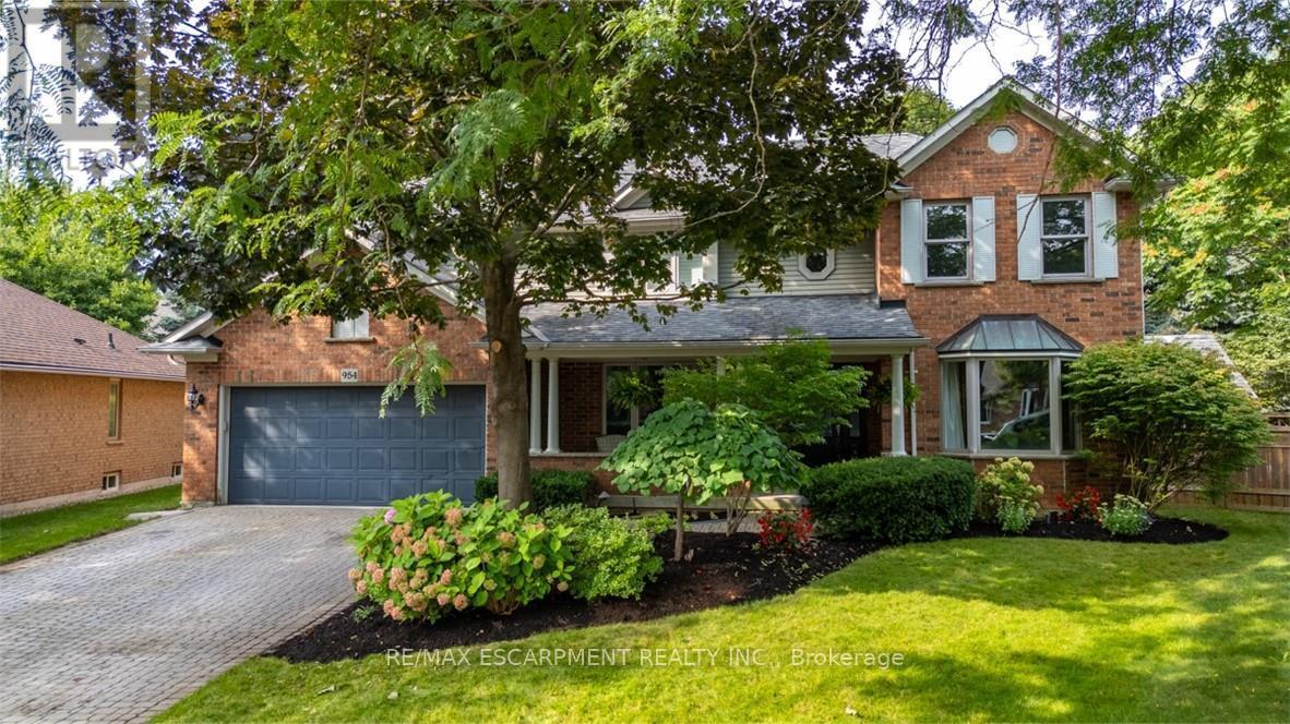 954 Wintergreen Place, Burlington, Ontario  L7T 4K4 - Photo 37 - W12169587