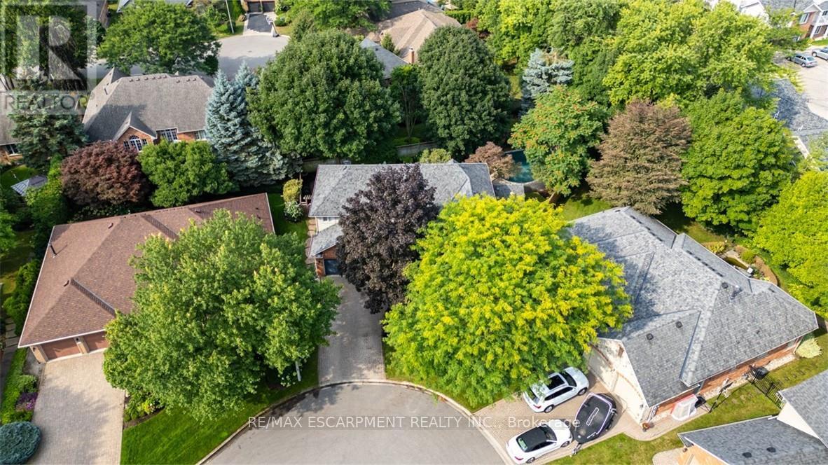 954 Wintergreen Place, Burlington, Ontario  L7T 4K4 - Photo 38 - W12169587