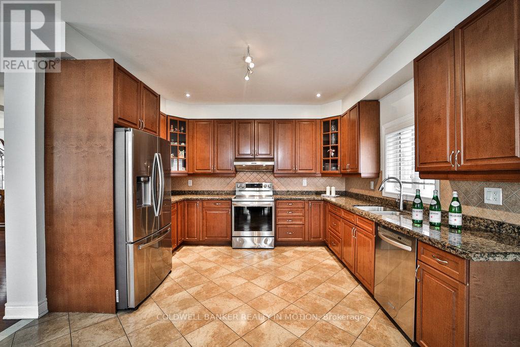 1335 Arrowhead Road, Oakville, Ontario  L6H 0B2 - Photo 14 - W12169605