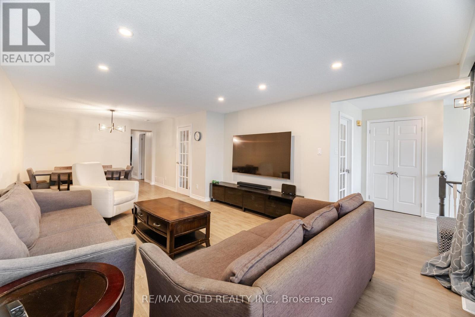 3132 Morning Star Drive, Mississauga, Ontario  L4T 1X4 - Photo 9 - W12169655