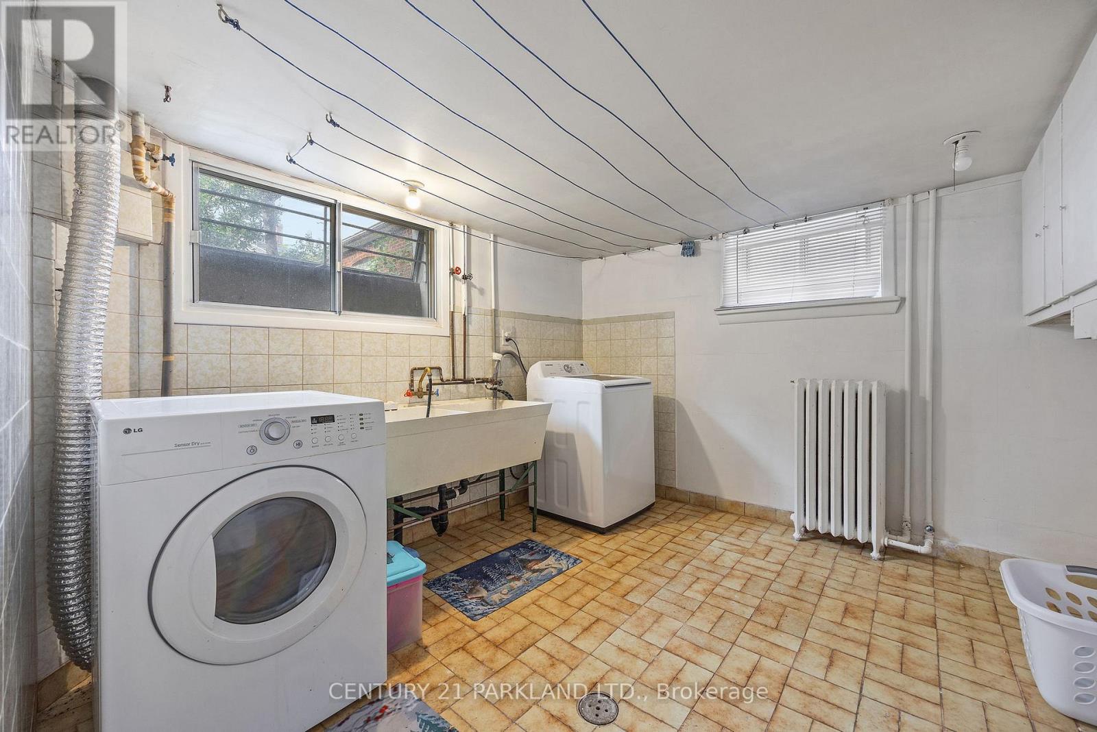114 Rosemount Avenue, Toronto, Ontario  M6H 3H2 - Photo 31 - W12169682