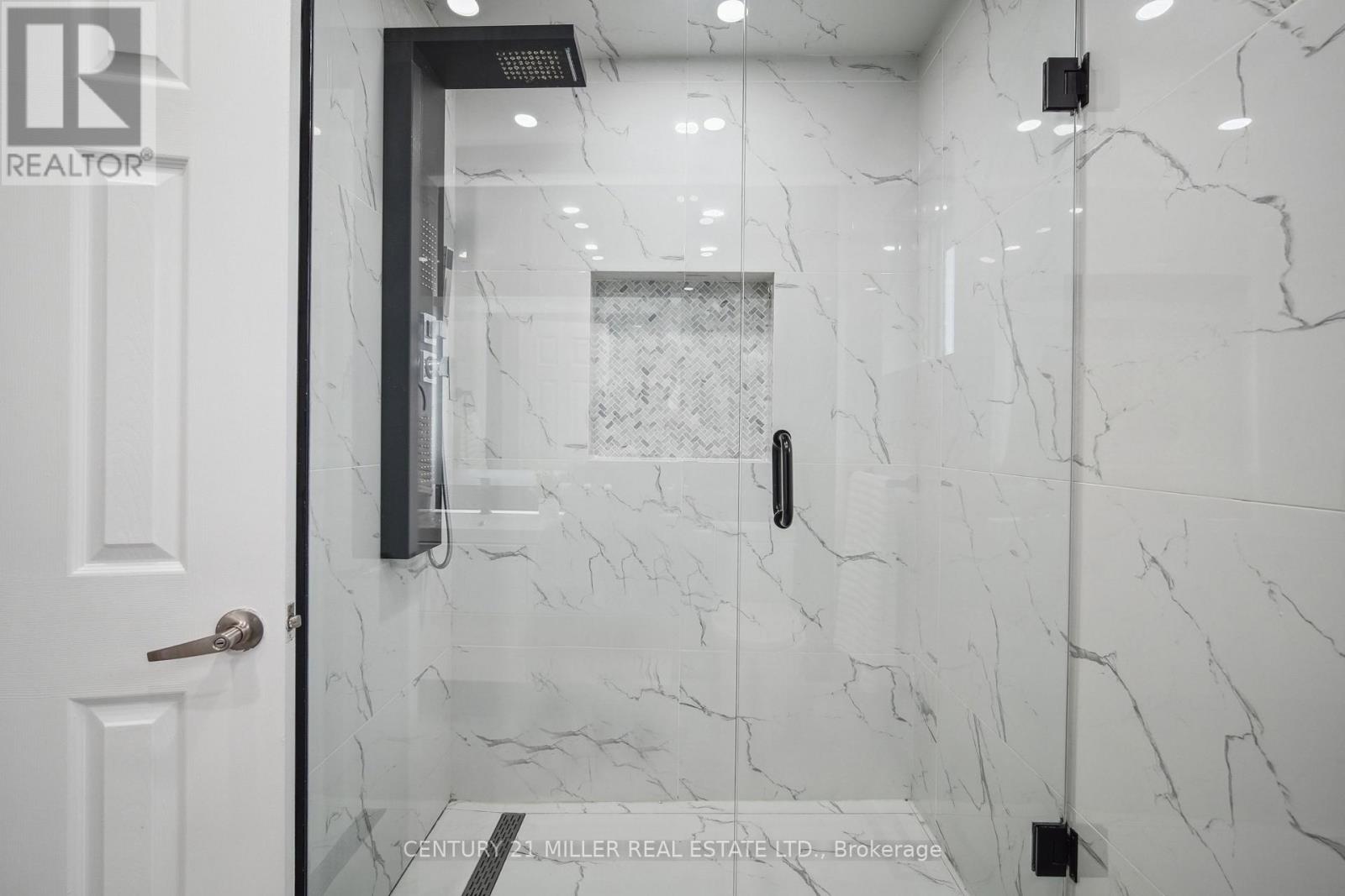 285 Mississaga Street, Oakville, Ontario  L6L 6J8 - Photo 18 - W12169712