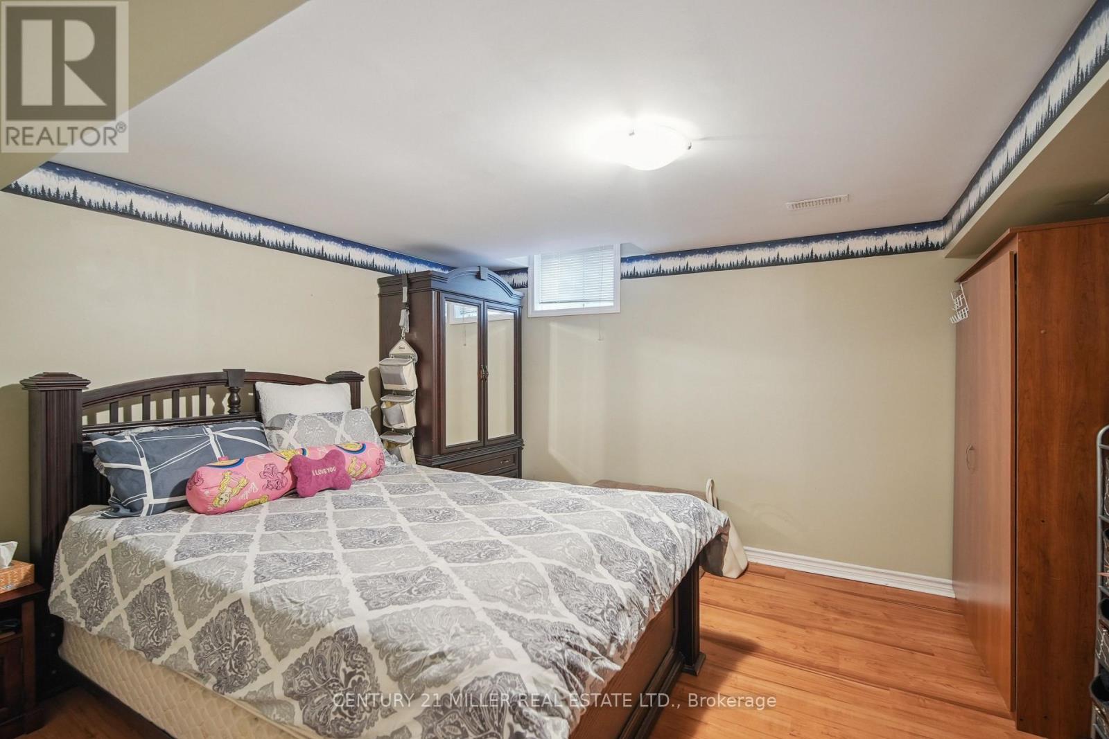 285 Mississaga Street, Oakville, Ontario  L6L 6J8 - Photo 21 - W12169712