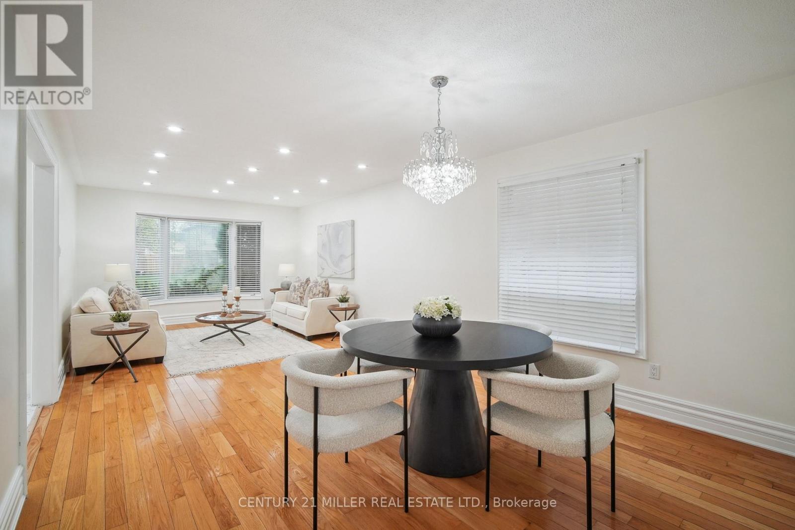 285 Mississaga Street, Oakville, Ontario  L6L 6J8 - Photo 8 - W12169712