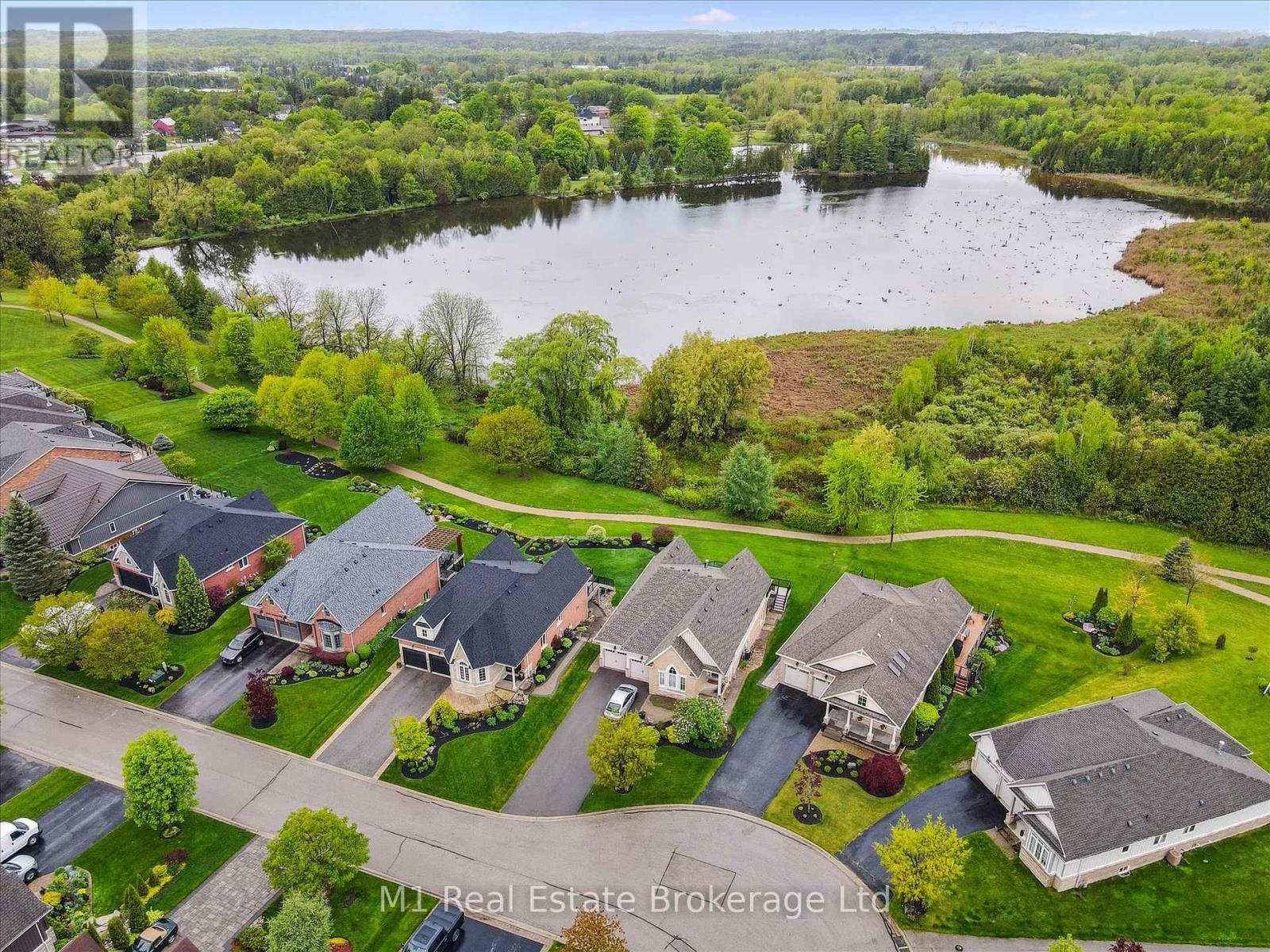 94 Aberfoyle Mill Crescent, Puslinch, Ontario  N1H 6H9 - Photo 50 - X12169785