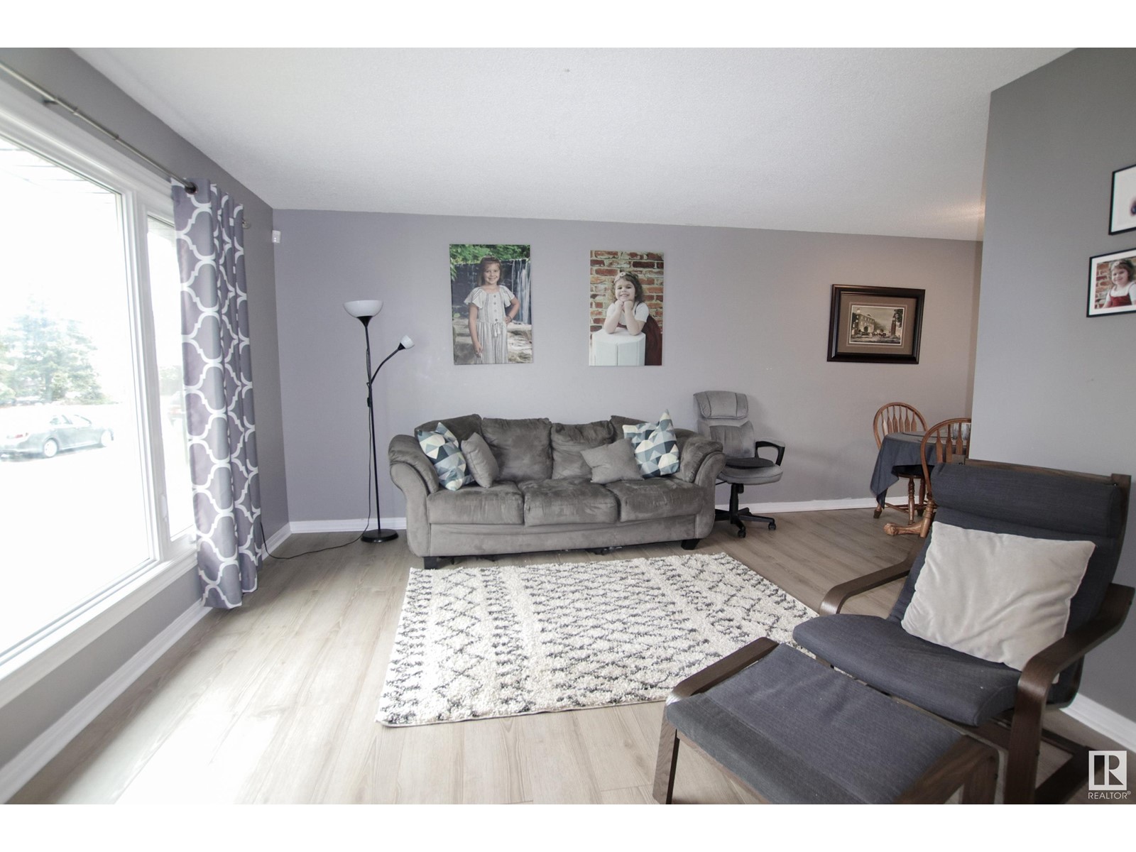 6121 34a Av Nw, Edmonton, Alberta  T6L 1C9 - Photo 2 - E4438183