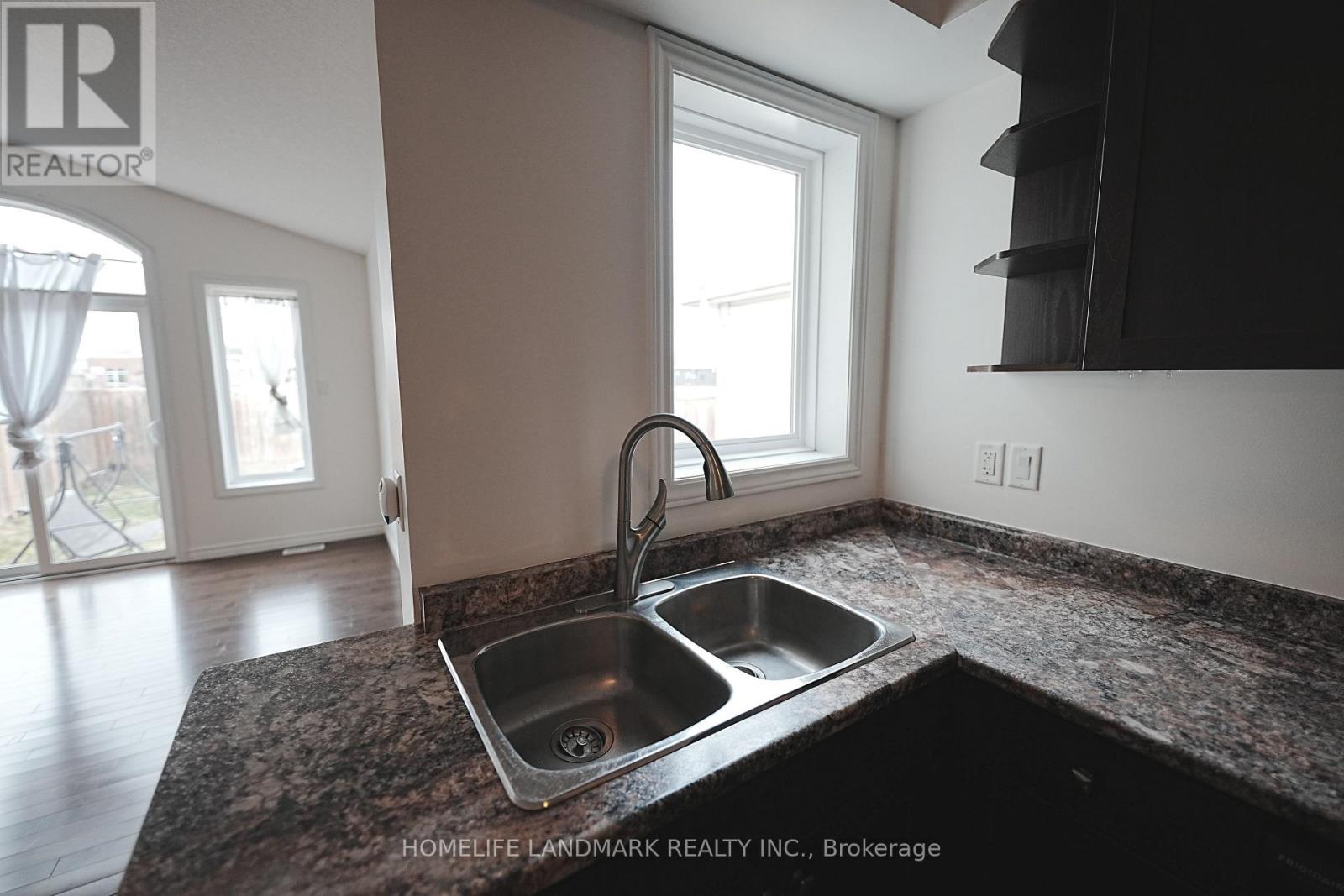 851 Silverfox Crescent, London North, Ontario  N6G 0N6 - Photo 11 - X12169600