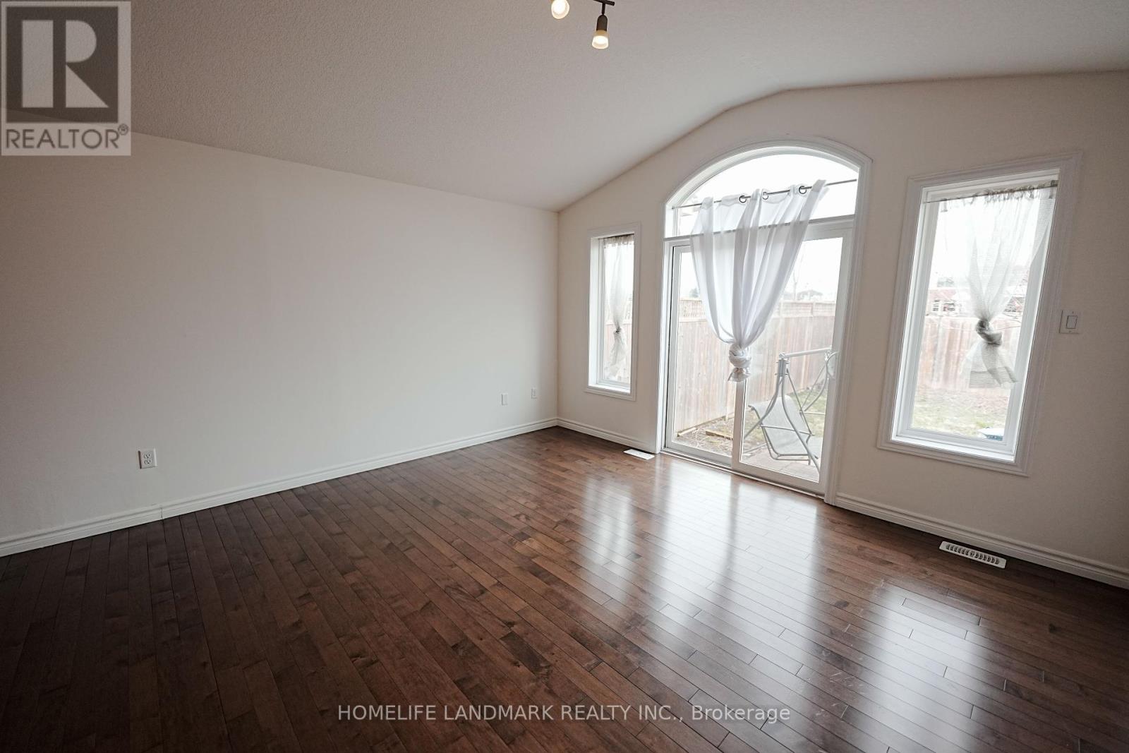 851 Silverfox Crescent, London North, Ontario  N6G 0N6 - Photo 14 - X12169600