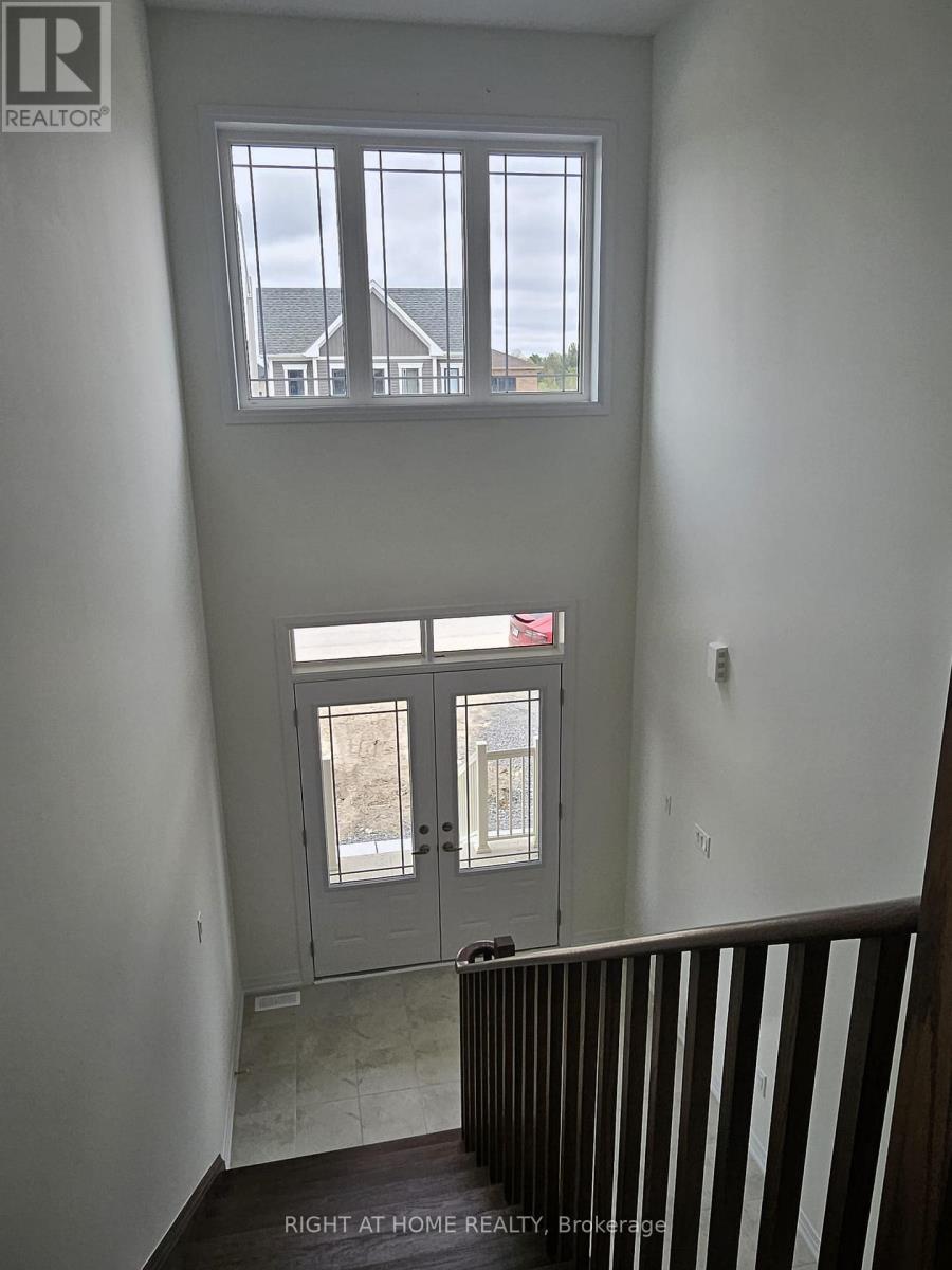 41 Lemon Avenue, Thorold, Ontario  L0S 1K0 - Photo 2 - X12169651