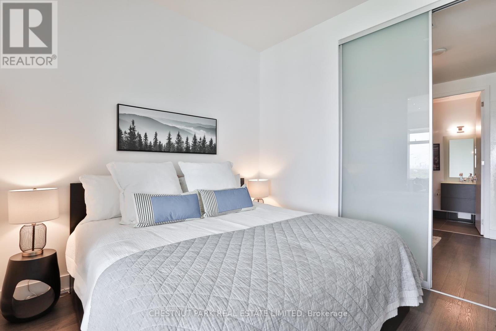 1422 - 111 St Clair Avenue W, Toronto, Ontario  M4V 1B5 - Photo 12 - C12169759