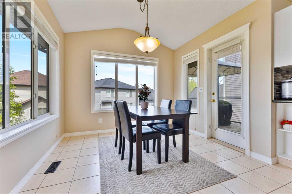 74 Weston Green Sw, Calgary, Alberta  T3H 5E9 - Photo 10 - A2224081